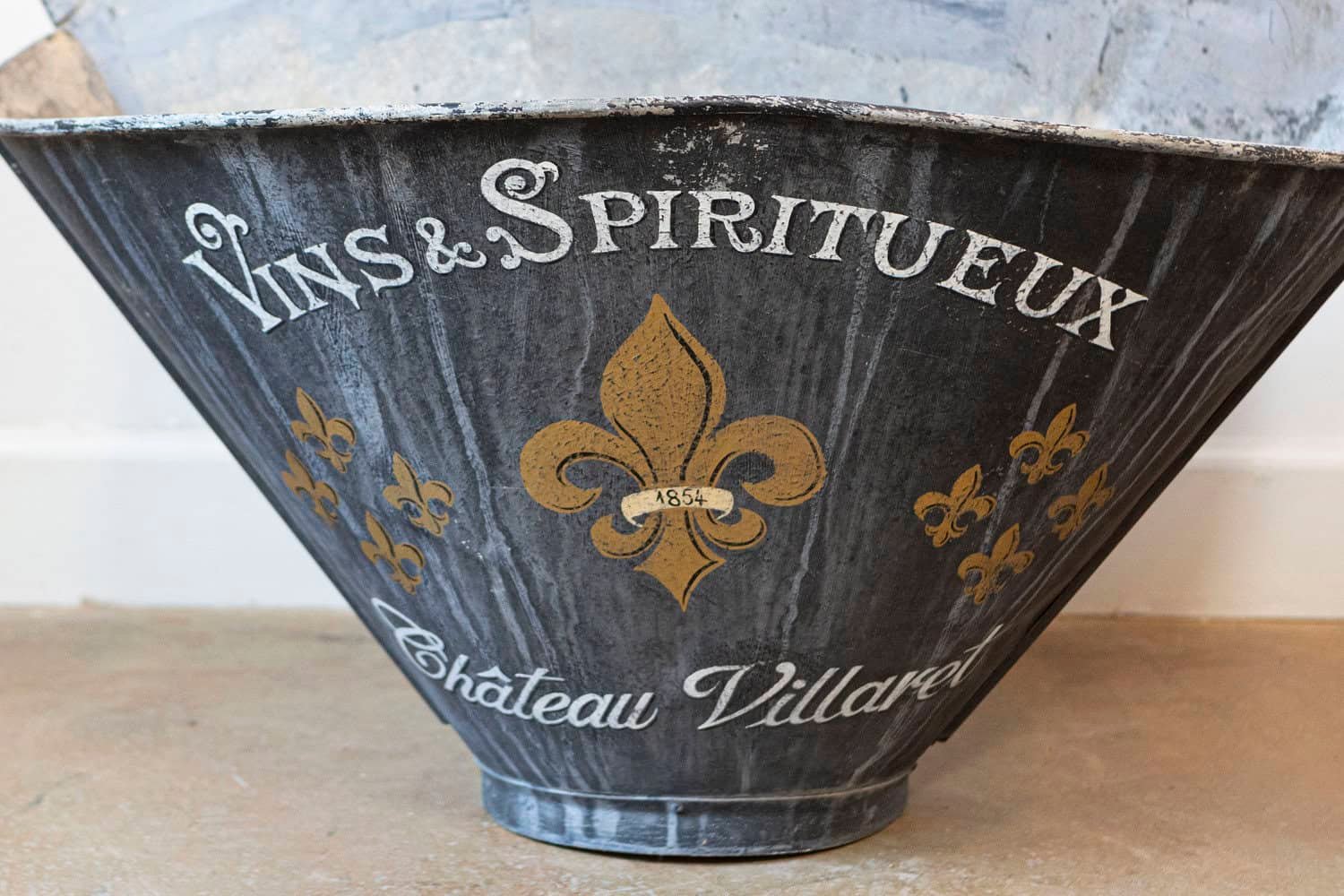 French 1890s Château Villaret Grape Picking Hod with Fleur de Lys Motifs - JAA