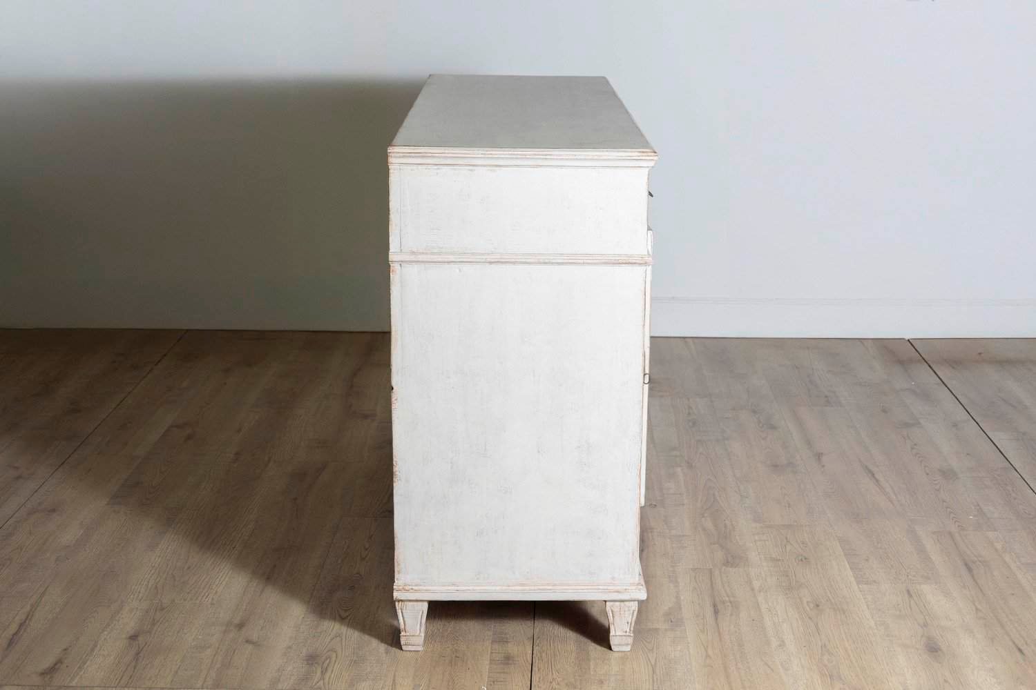 1850s Swedish Painted Sideboard From Dalarna with Carved Reeded Motifs - JAA