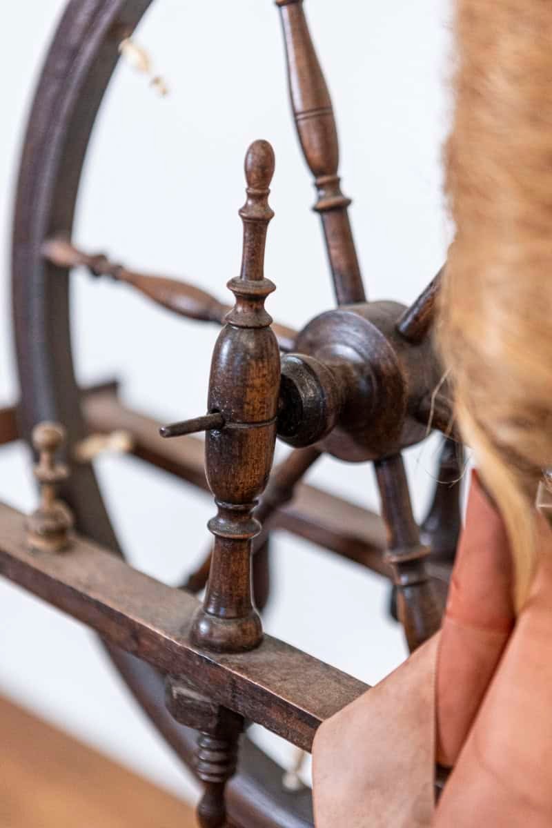 Rustic French Spinning Wheel with Original Parts from the 18th Century - JAA