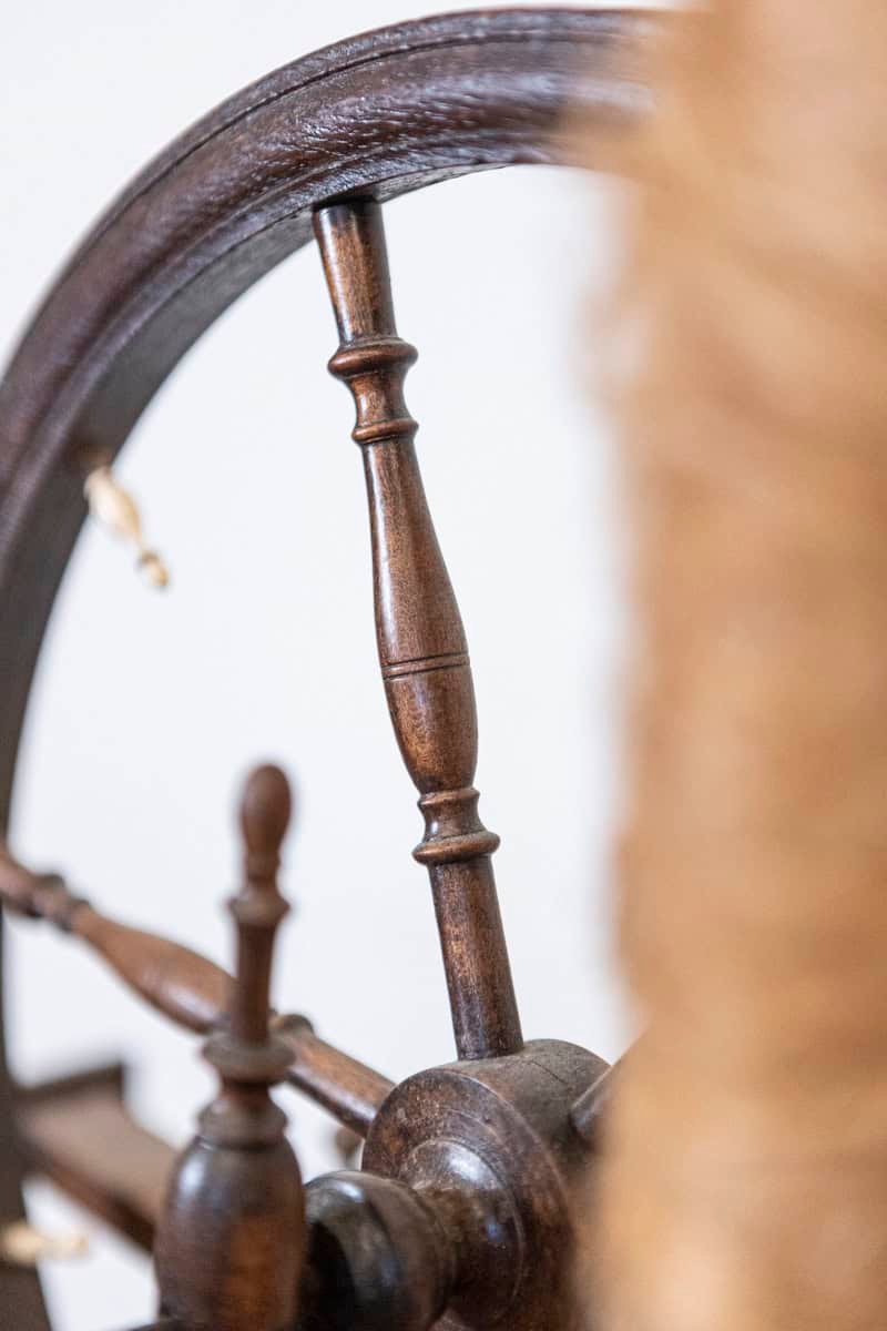 Rustic French Spinning Wheel with Original Parts from the 18th Century - JAA