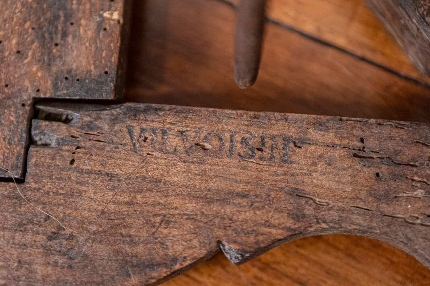 Rustic French Spinning Wheel with Original Parts from the 18th Century - JAA