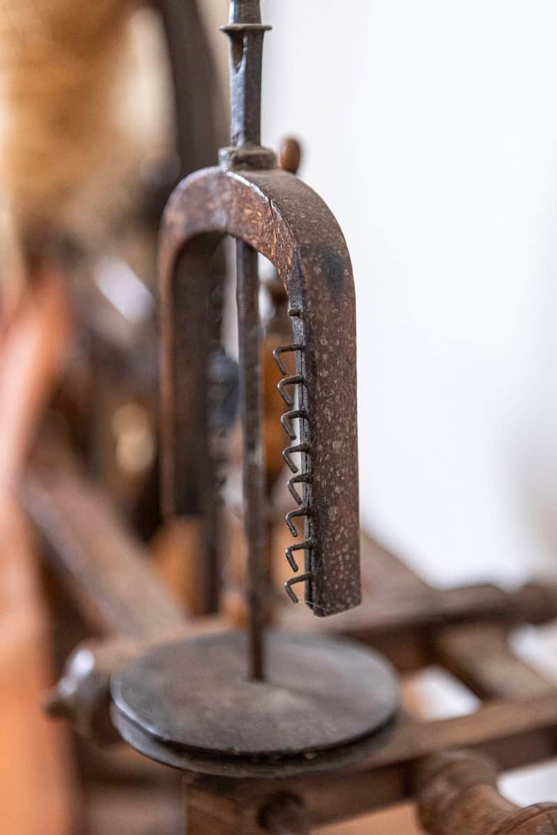 Rustic French Spinning Wheel with Original Parts from the 18th Century - JAA
