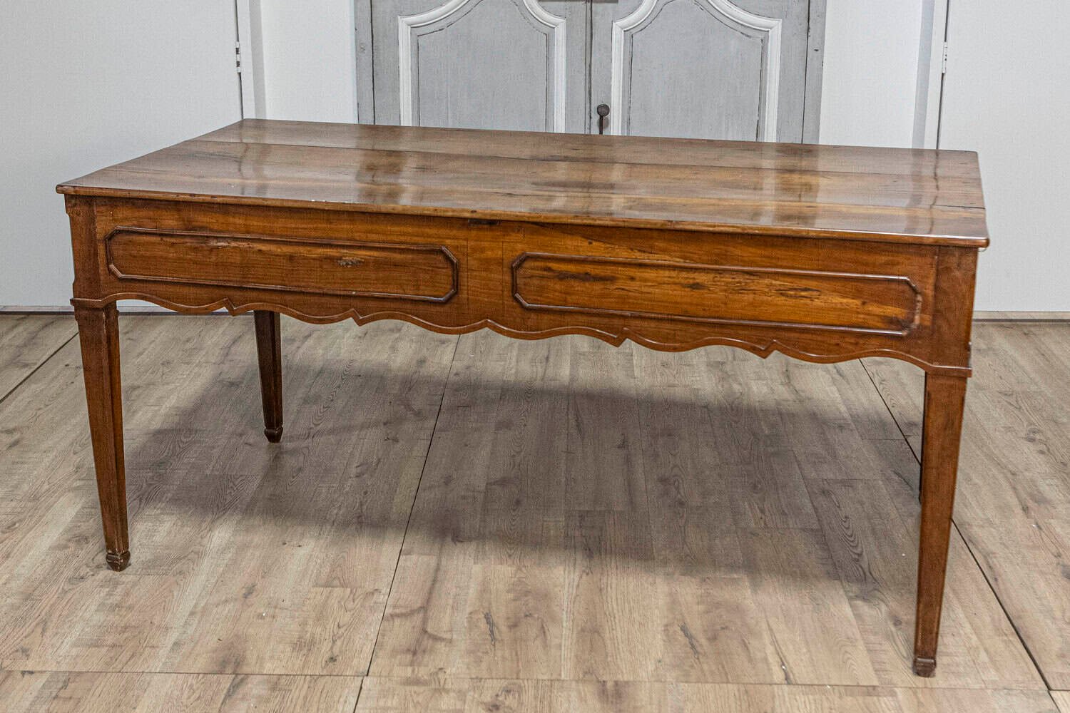 French 19th Century Walnut Desk with Carved Apron and Lateral Drawer - JAA