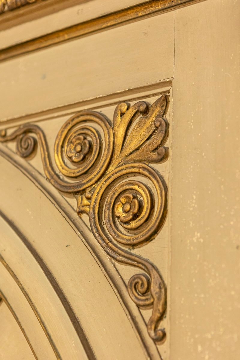 French Empire Style Beige Painted Trumeau Mirror with Carved Gilt Décor - JAA