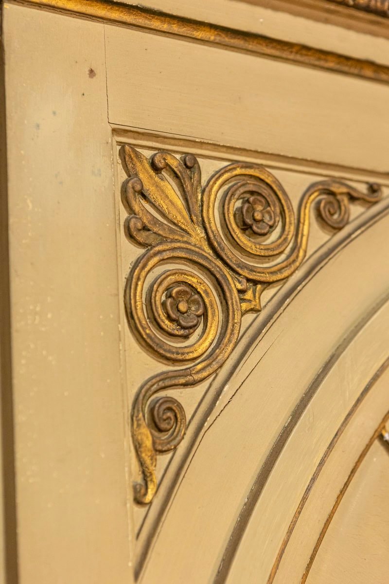 French Empire Style Beige Painted Trumeau Mirror with Carved Gilt Décor - JAA