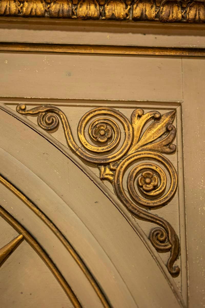 French Empire Style Beige Painted Trumeau Mirror with Carved Gilt Décor - JAA