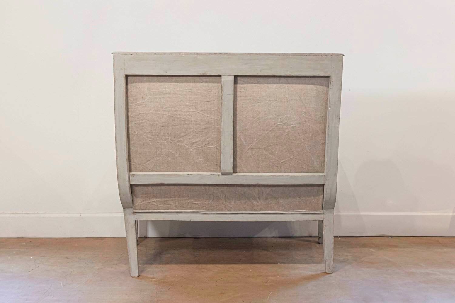 French Empire Style 19th Century Painted Wood Marquise with Carved Palmettes - JAA