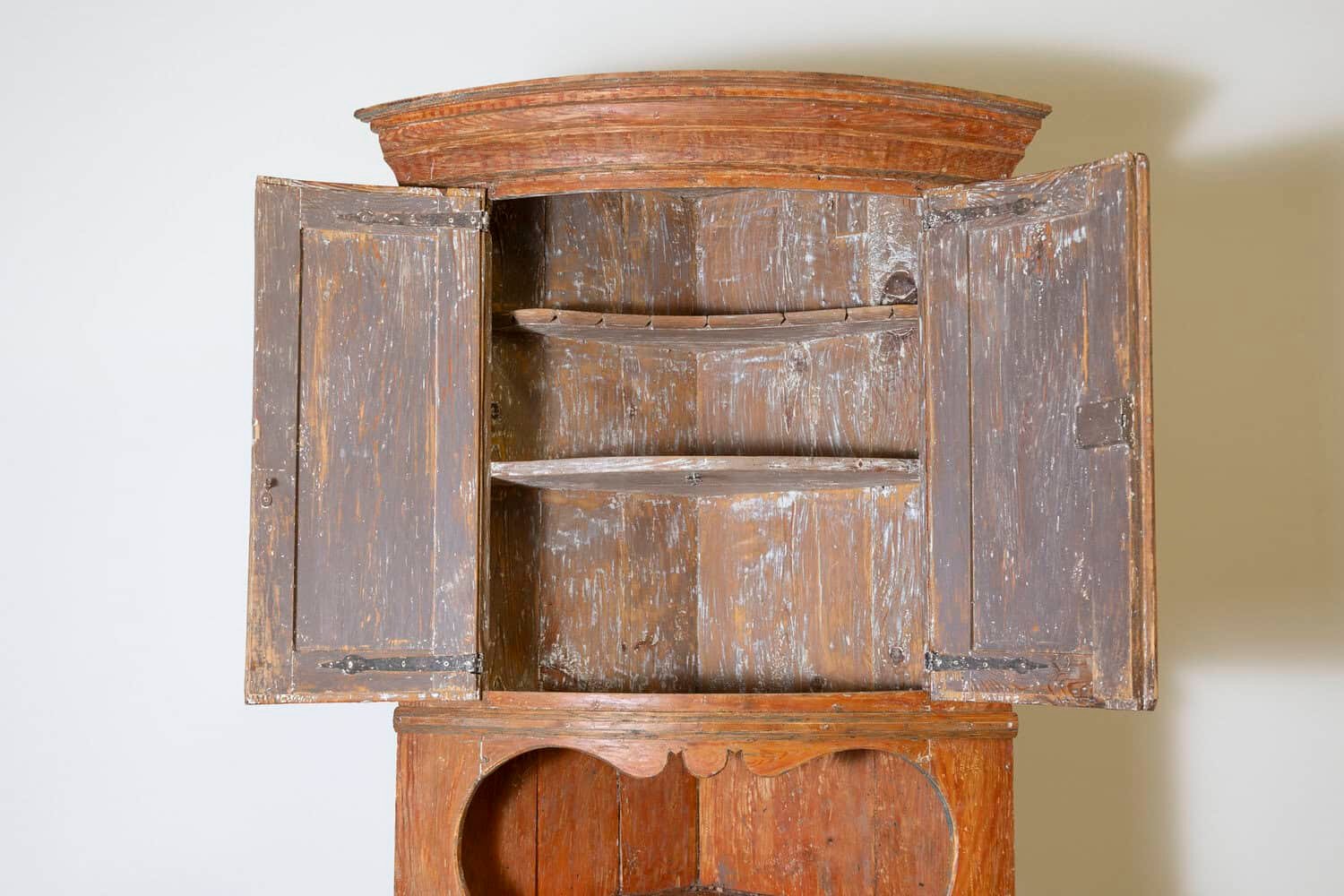 19th Century Swedish Corner Cabinet Circa 1830 - JAA