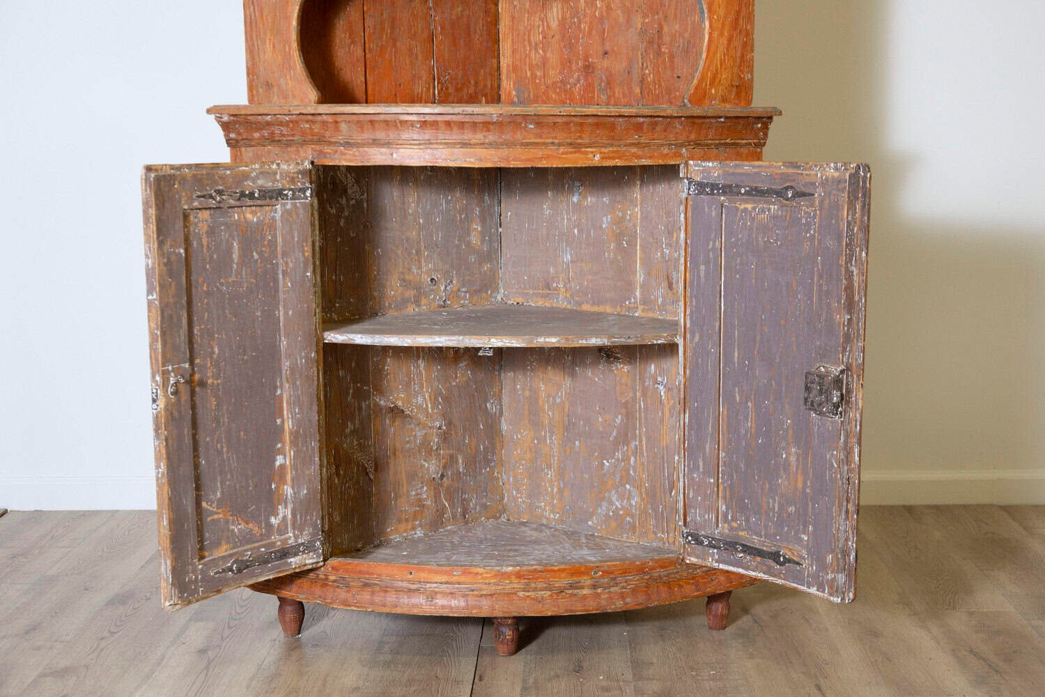 19th Century Swedish Corner Cabinet Circa 1830 - JAA