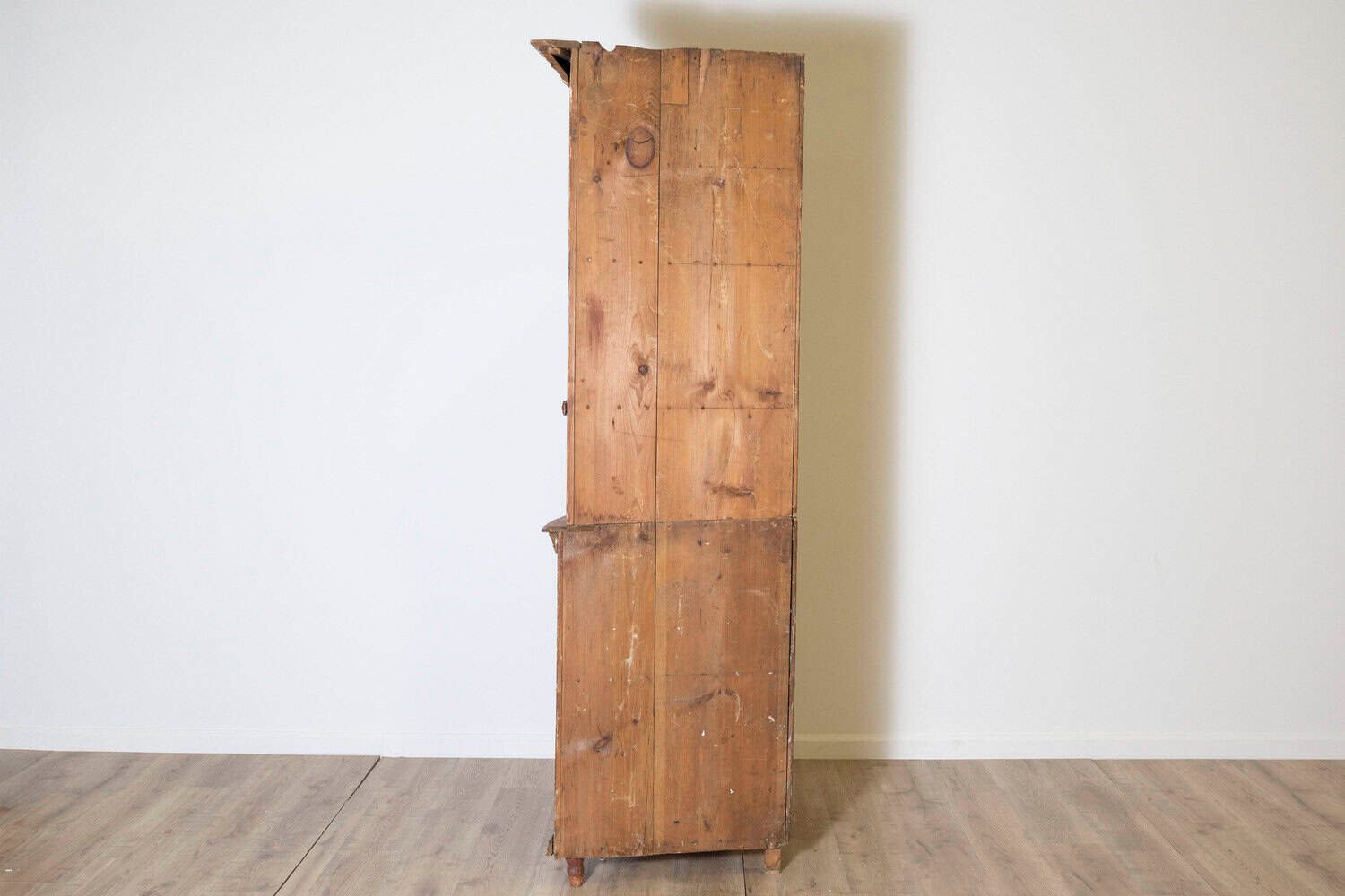 19th Century Swedish Corner Cabinet Circa 1830 - JAA