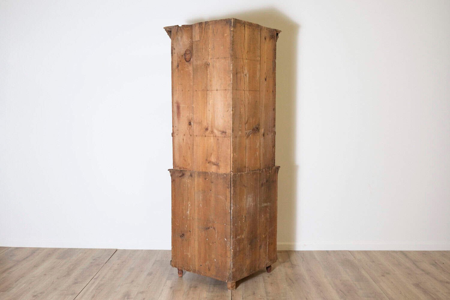 19th Century Swedish Corner Cabinet Circa 1830 - JAA