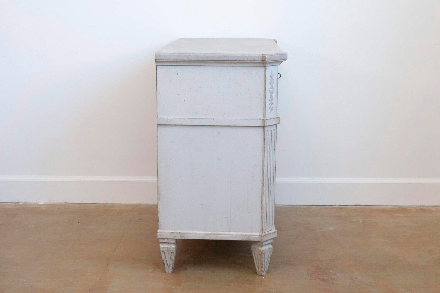 Swedish Gustavian Style 1890s Painted Three-Drawer Chest with Carved Foliage - JAA