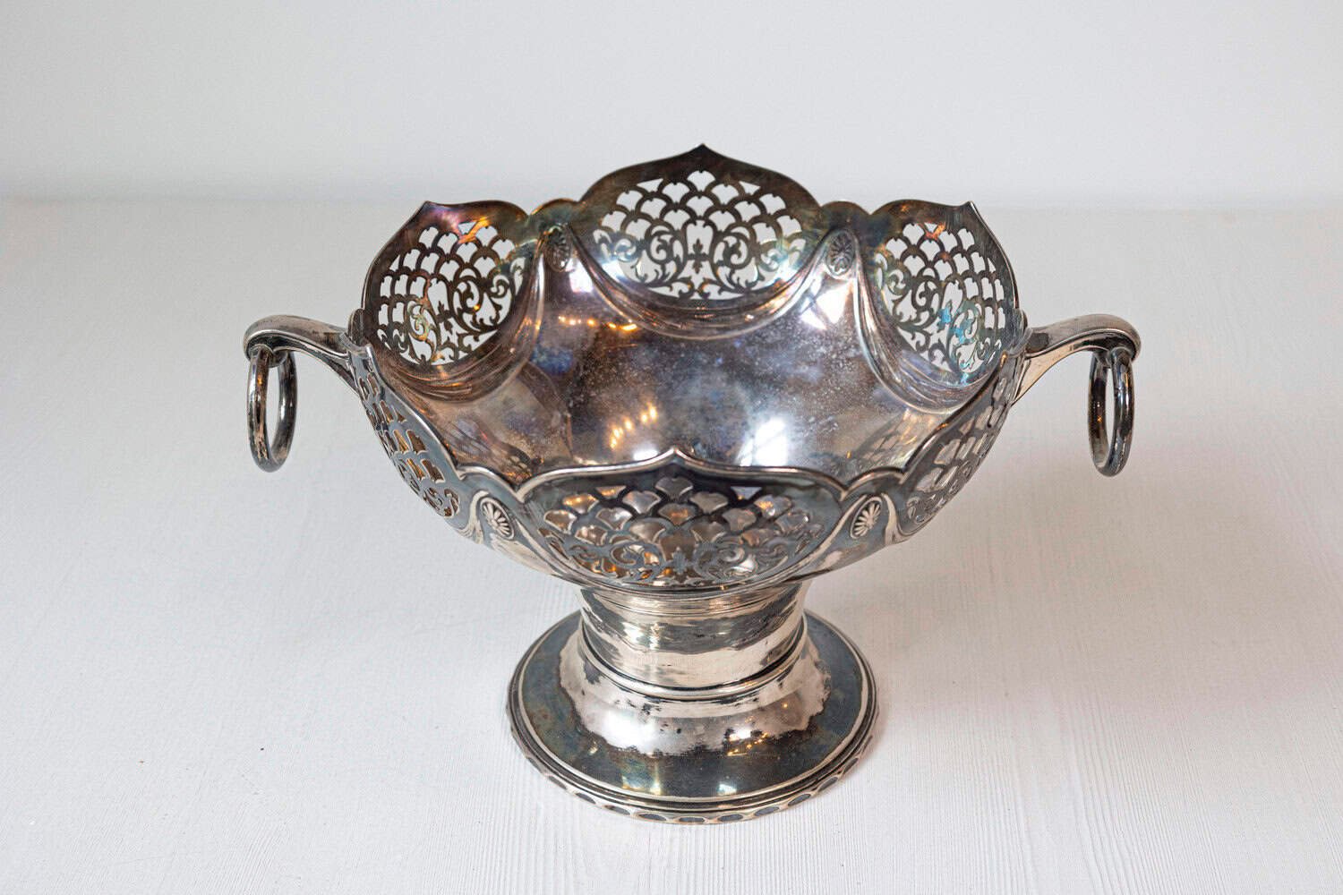 English 20th Century Silver Plated Potpourri Decorative Bowl with Openwork Top - JAA