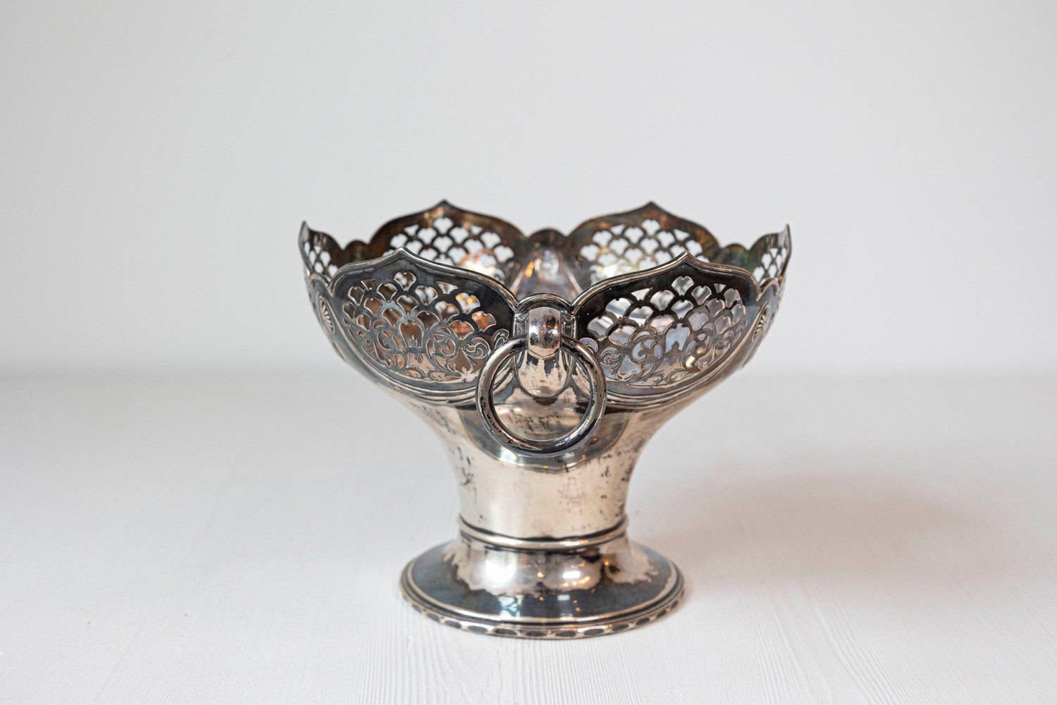 English 20th Century Silver Plated Potpourri Decorative Bowl with Openwork Top - JAA