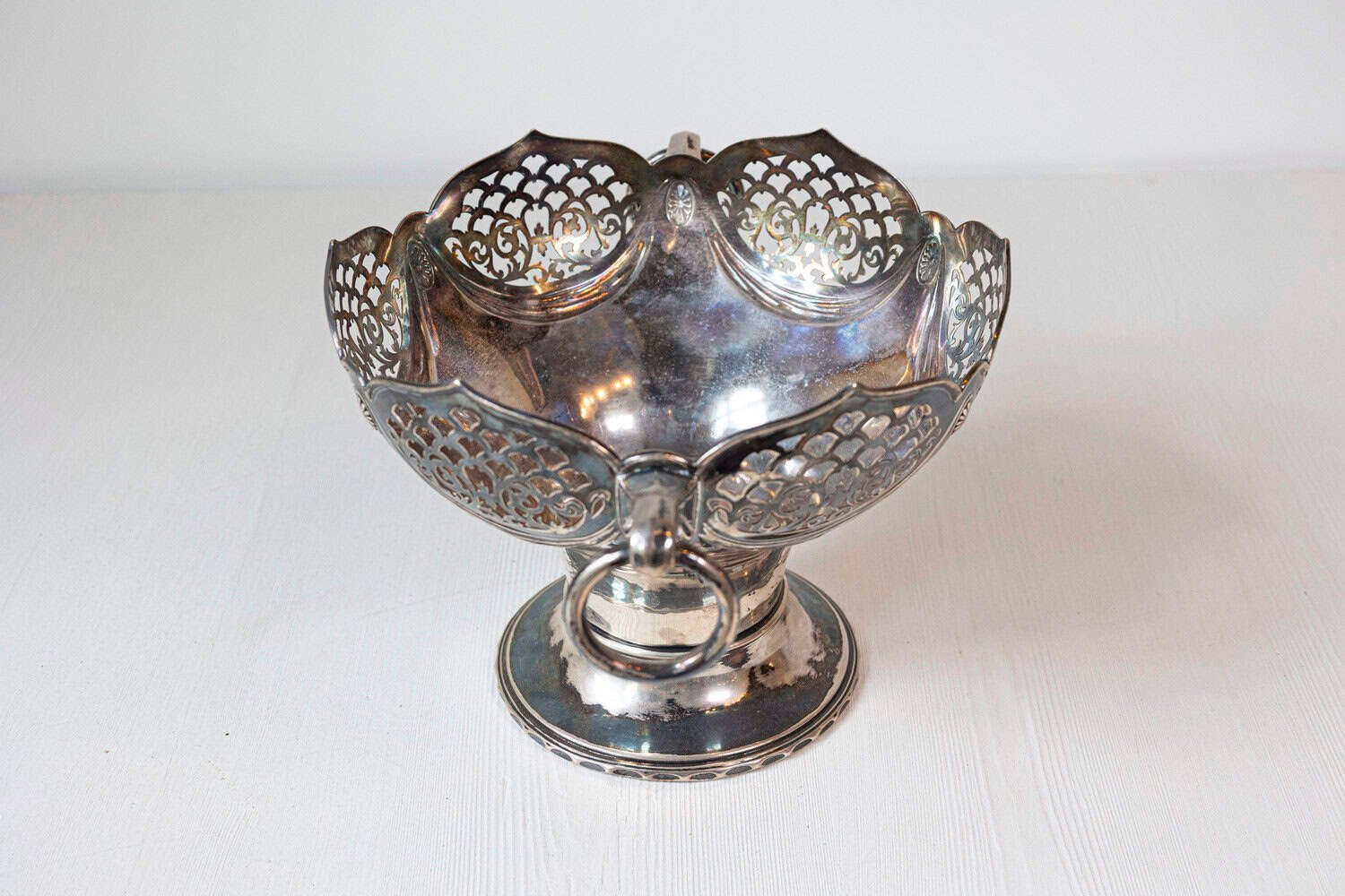 English 20th Century Silver Plated Potpourri Decorative Bowl with Openwork Top - JAA