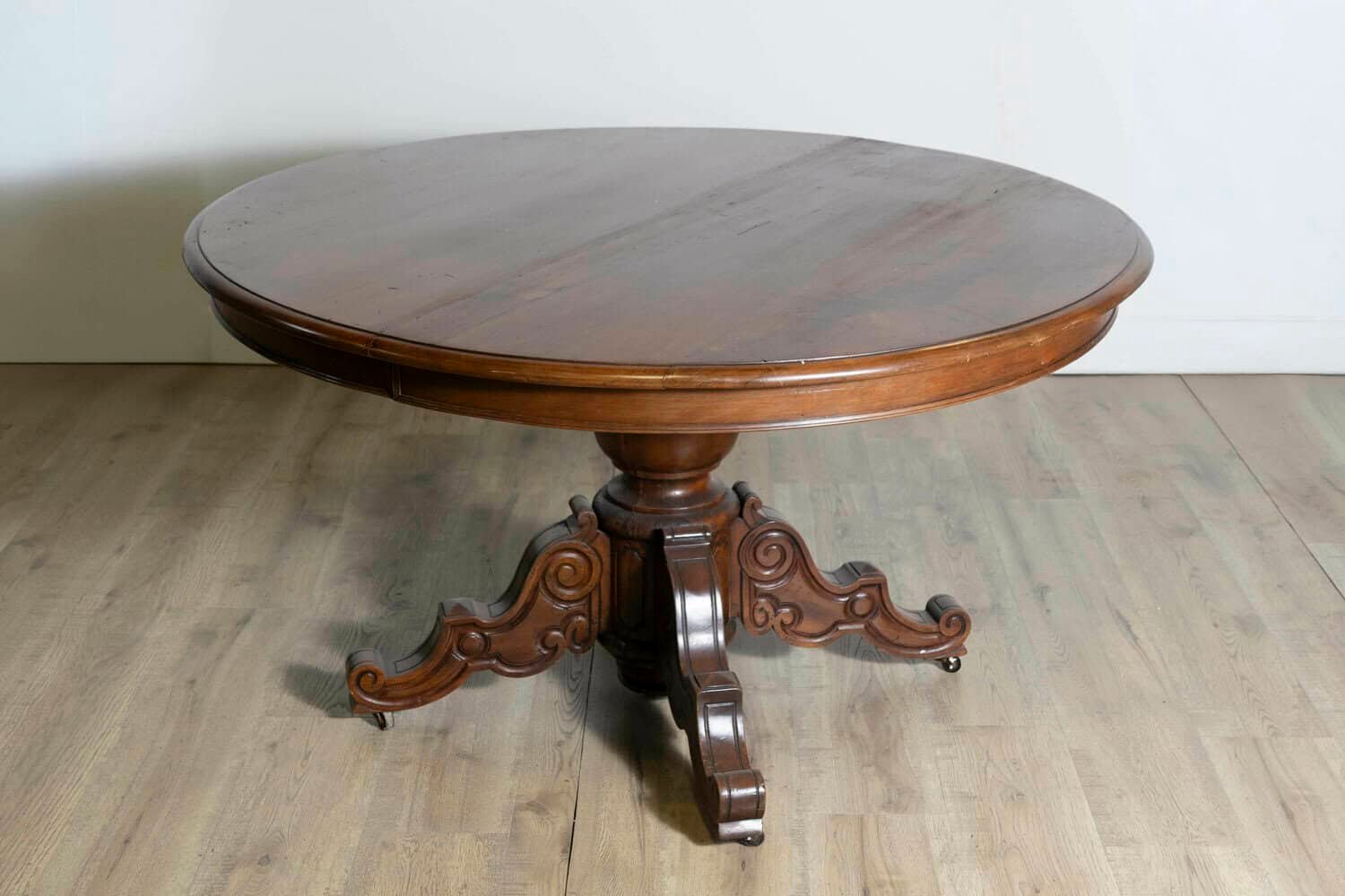 French Napoléon III Walnut Pedestal Table with Carved Feet from the 1850s - JAA
