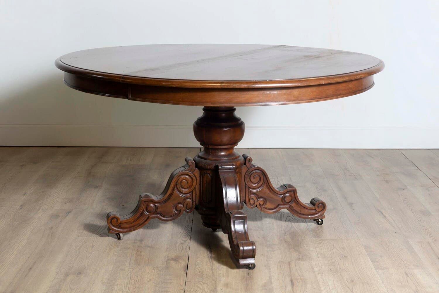 French Napoléon III Walnut Pedestal Table with Carved Feet from the 1850s - JAA