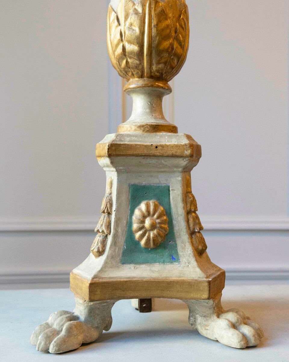 40% OFF 18th Century Painted and Gilt Candlestick from Tuscany with Acanthus Leaves - JAA
