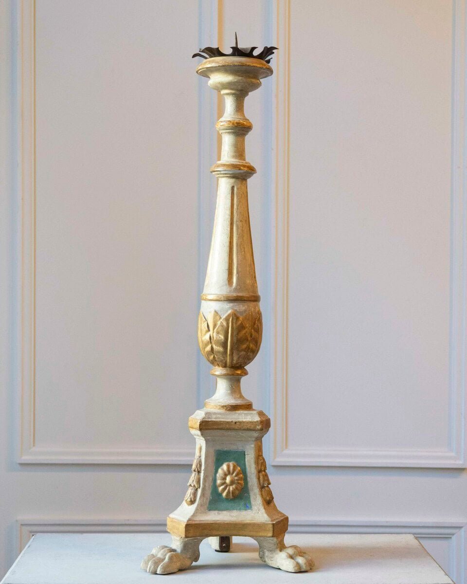 40% OFF 18th Century Painted and Gilt Candlestick from Tuscany with Acanthus Leaves - JAA