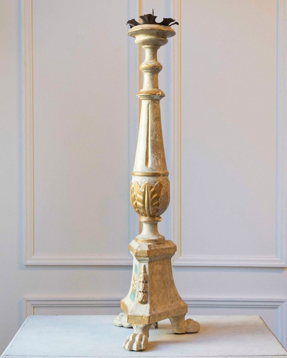 40% OFF 18th Century Painted and Gilt Candlestick from Tuscany with Acanthus Leaves - JAA