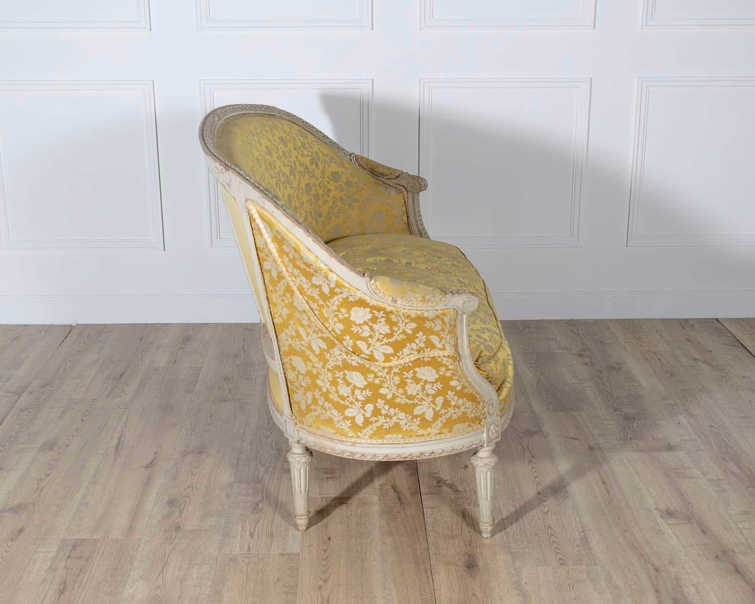 French Louis XVI Style Painted Canapé with Yellow Damask Upholstery, 20th Century - JAA