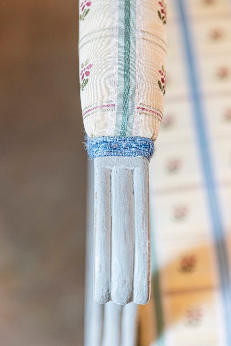 Pair of Swedish Gustavian Style 1890s Painted Wood Armchairs with Guilloches - JAA