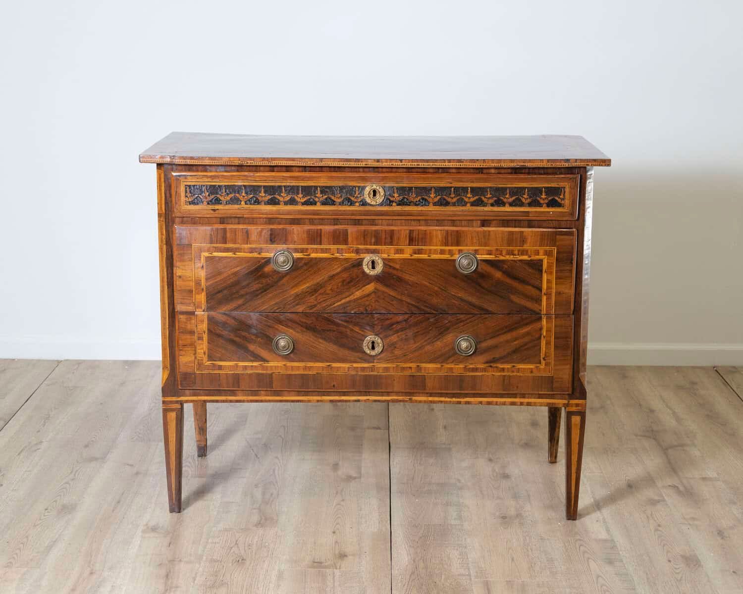 Late 18th Century Veneered Louis XVI Chest Of Drawers - JAA
