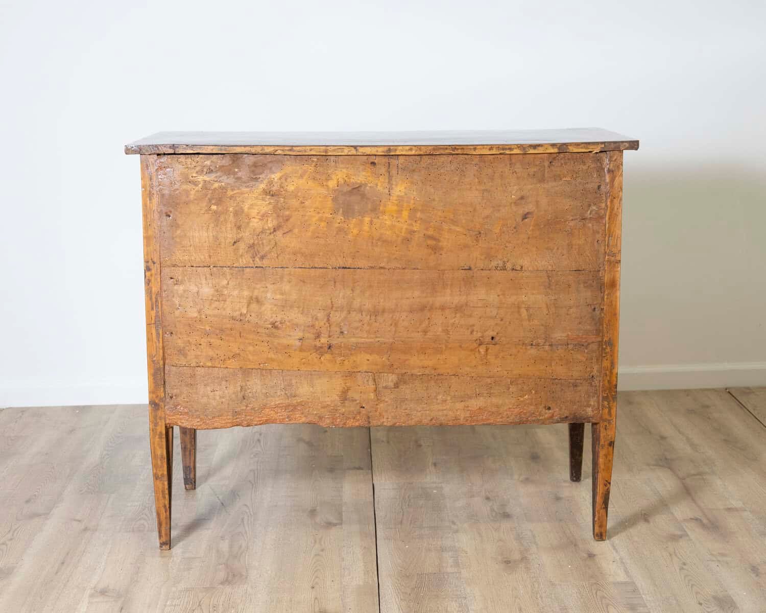 Late 18th Century Veneered Louis XVI Chest Of Drawers - JAA