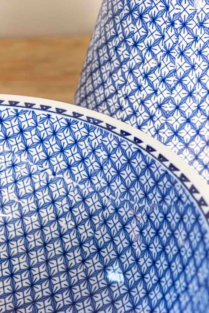 English Late 19th Century Blue and White Brown-Westhead, Moore & Co. Valletta Pattern Washbasin - JAA