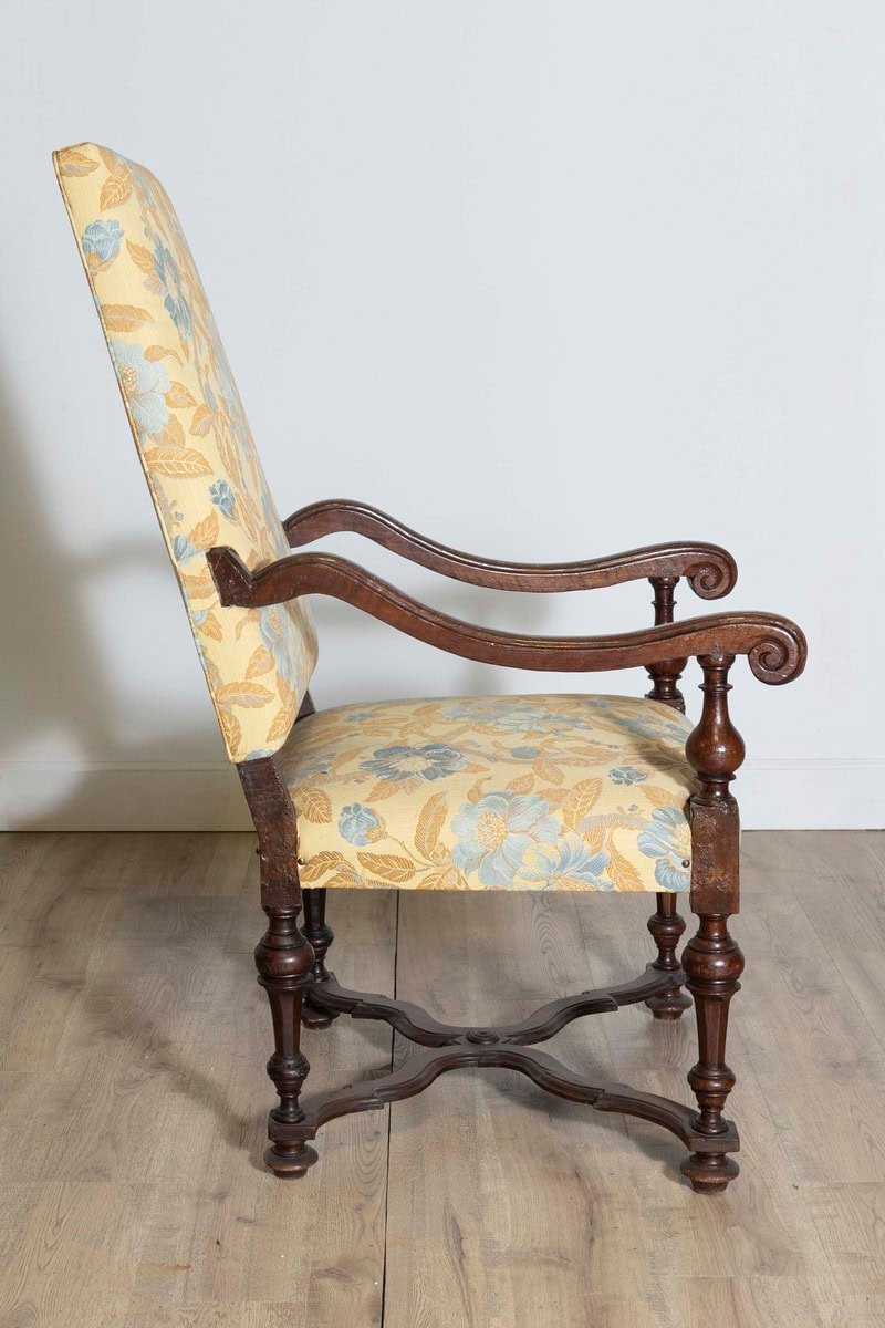 Italian Baroque Period 17th Century Walnut Armchair with Carved X-Form Stretcher - JAA