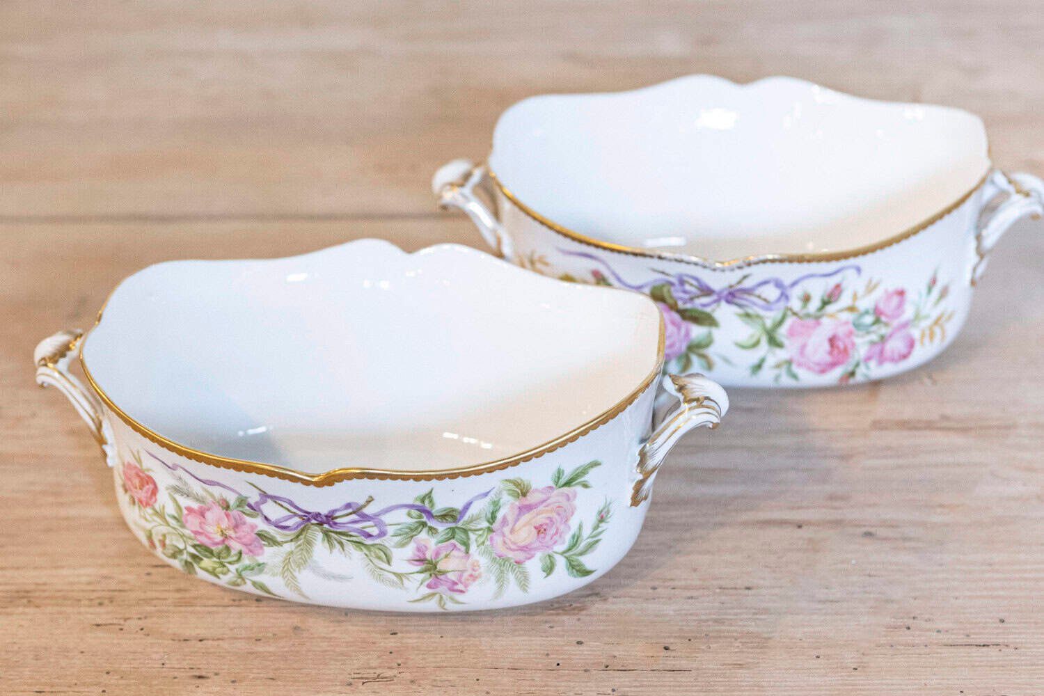English 20th Century Porcelain Bowls with Bouquets of Pink Roses and Gilt Accents - JAA