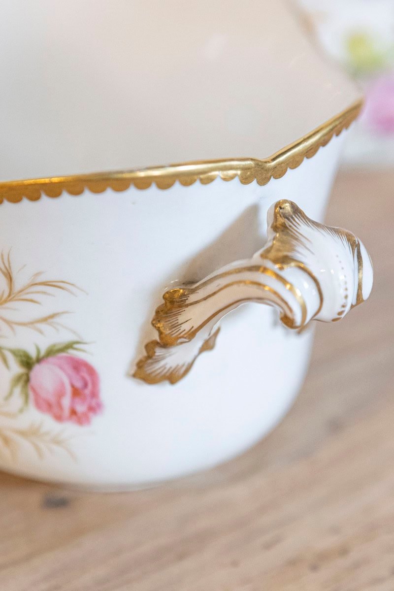 English 20th Century Porcelain Bowls with Bouquets of Pink Roses and Gilt Accents - JAA