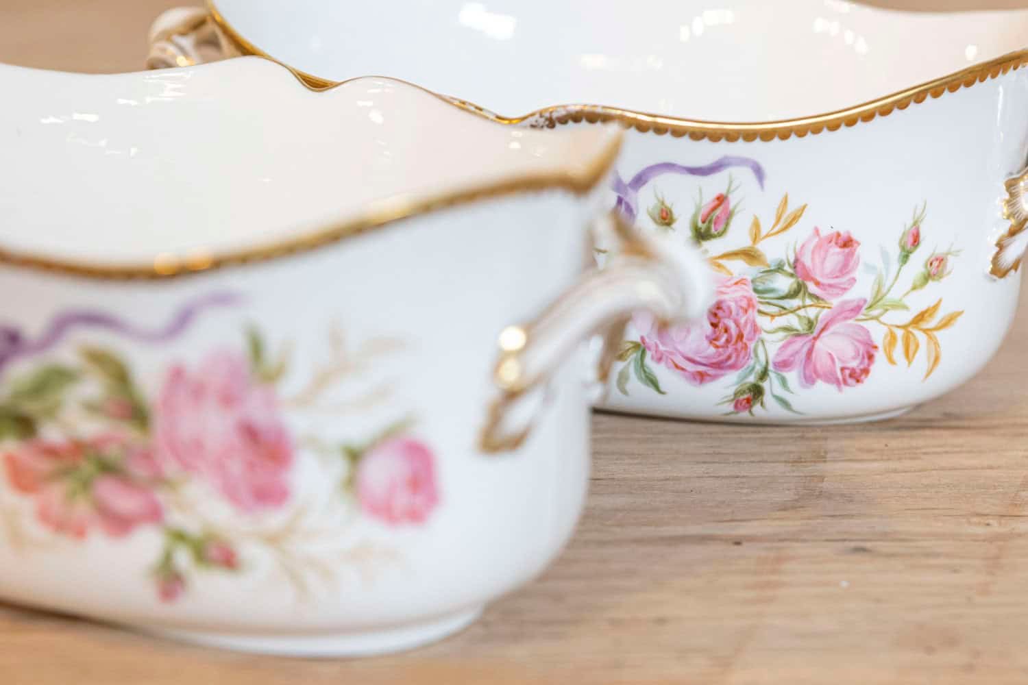 English 20th Century Porcelain Bowls with Bouquets of Pink Roses and Gilt Accents - JAA