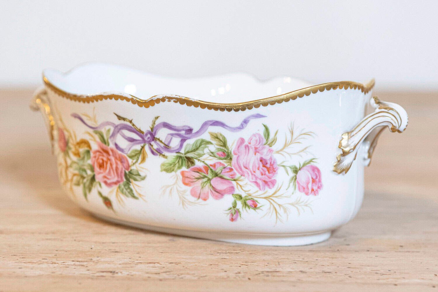 English 20th Century Porcelain Bowls with Bouquets of Pink Roses and Gilt Accents - JAA