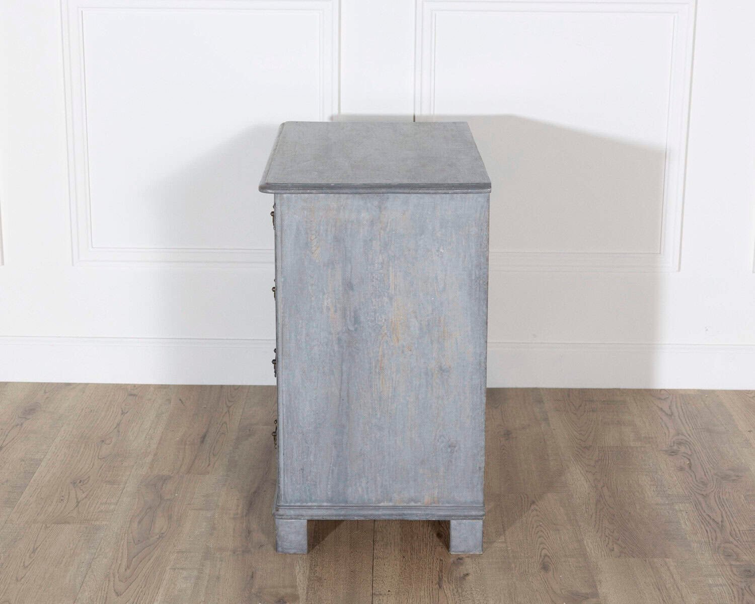 Gustavian style Chest of Drawers - JAA