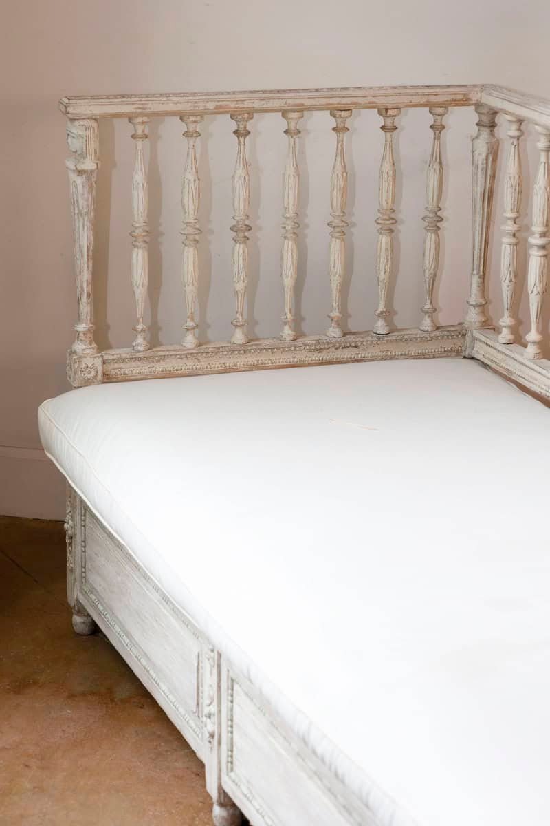 Swedish Egyptian Revival Period 1790s Painted Sofa with Carved Pharaonic Heads - JAA