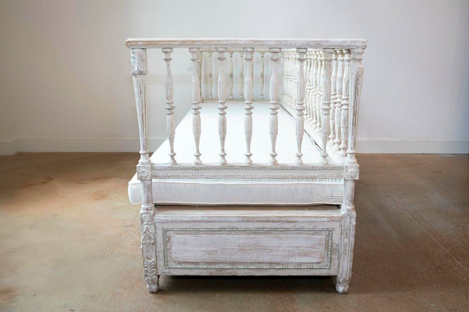 Swedish Egyptian Revival Period 1790s Painted Sofa with Carved Pharaonic Heads - JAA