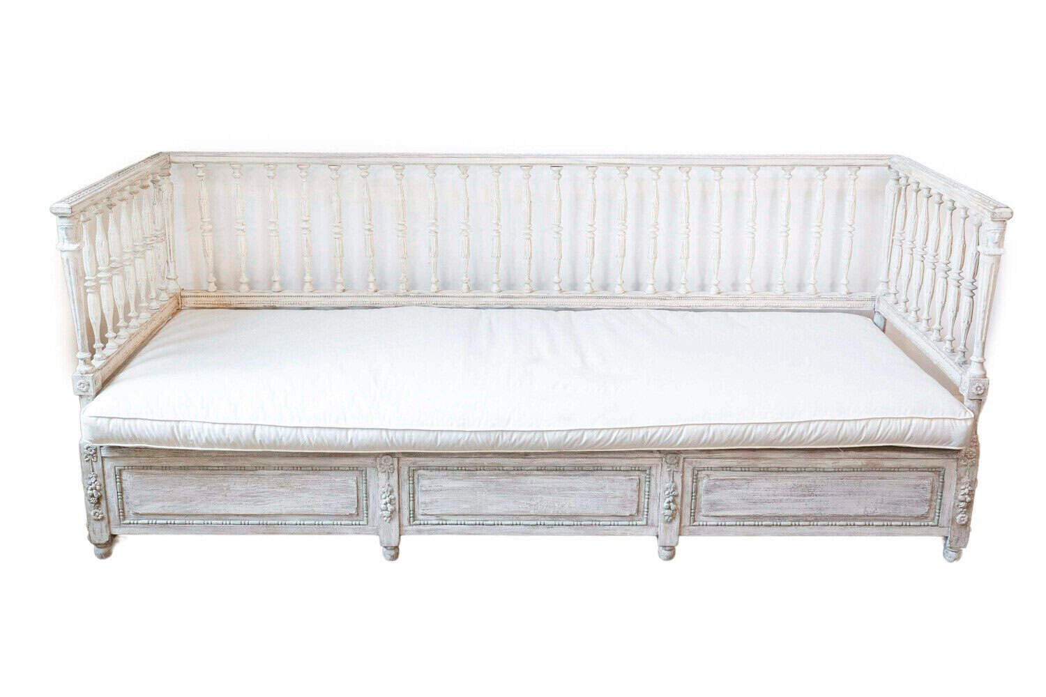 Swedish Egyptian Revival Period 1790s Painted Sofa with Carved Pharaonic Heads - JAA