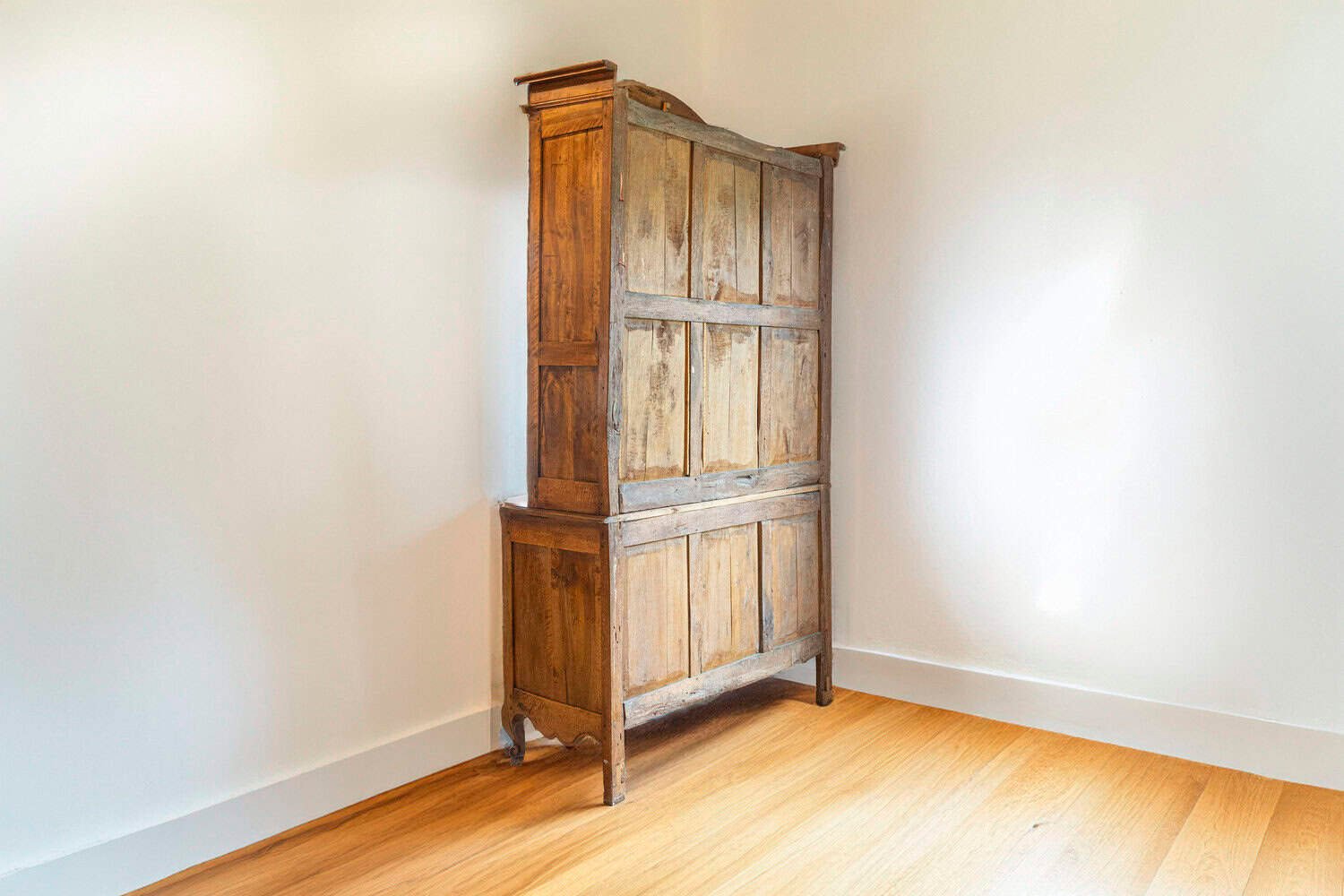 French 1750s Louis XV Walnut Floral Buffet à Deux-Corps from the Loire Valley - JAA