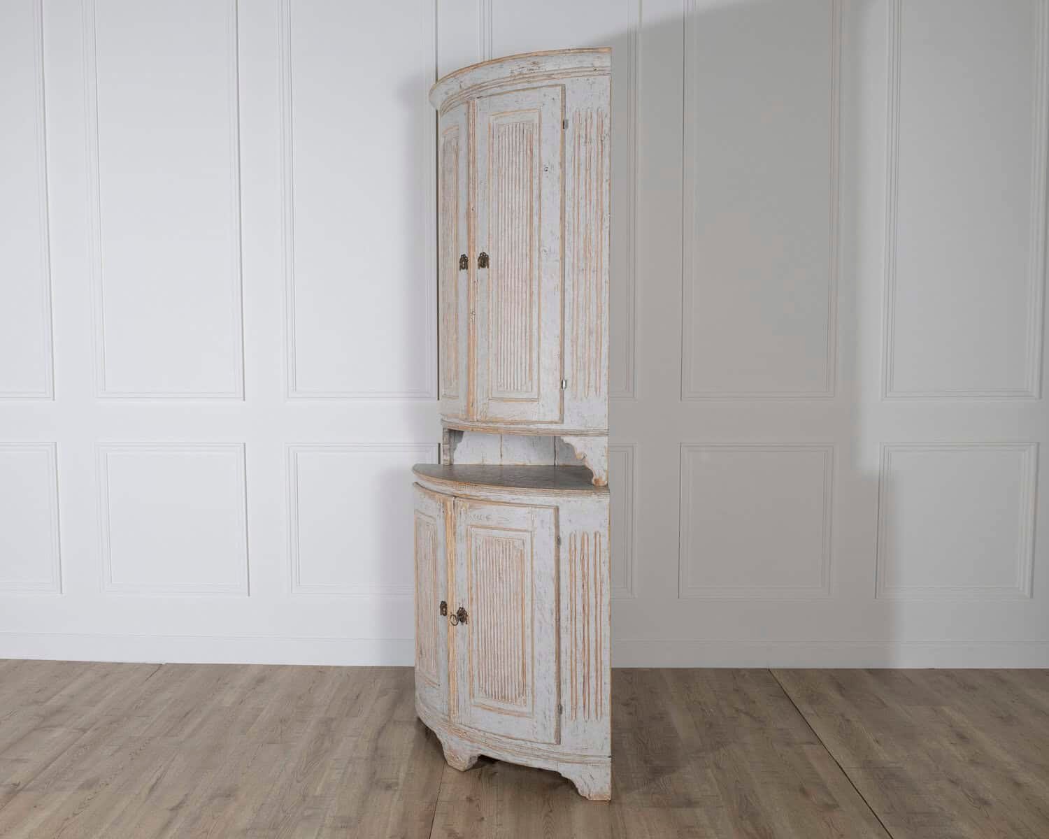 18th Century Swedish Gustavian Painted Corner Cabinet - JAA