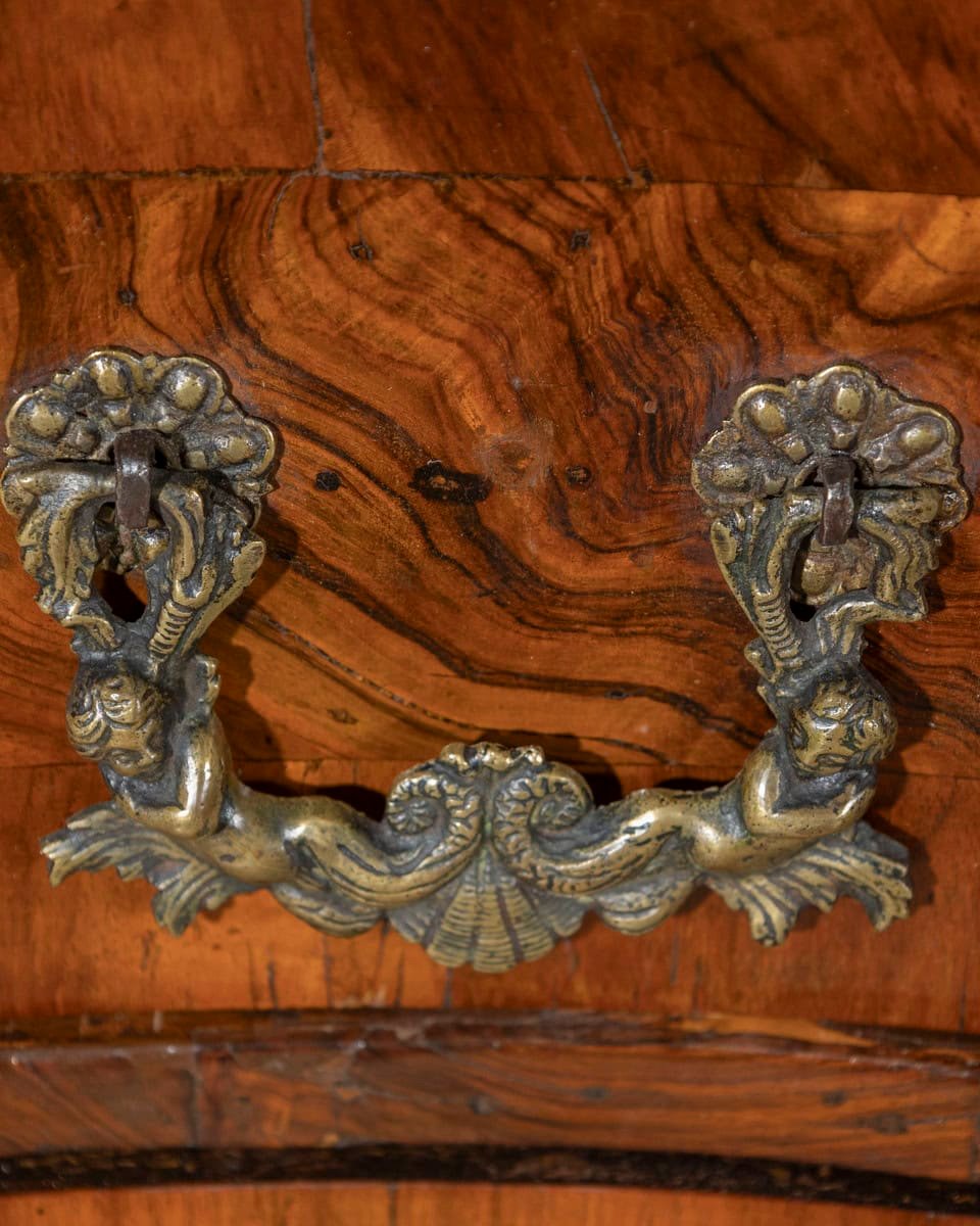 18th Century Walnut Chest Of Drawers From Verona - JAA