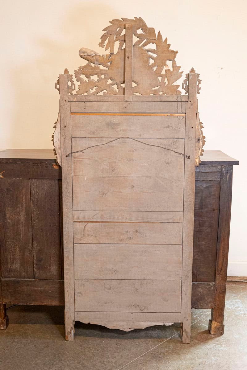 French Late 18th Century Louis XVI Period Giltwood Mirror with Carved Crest - JAA