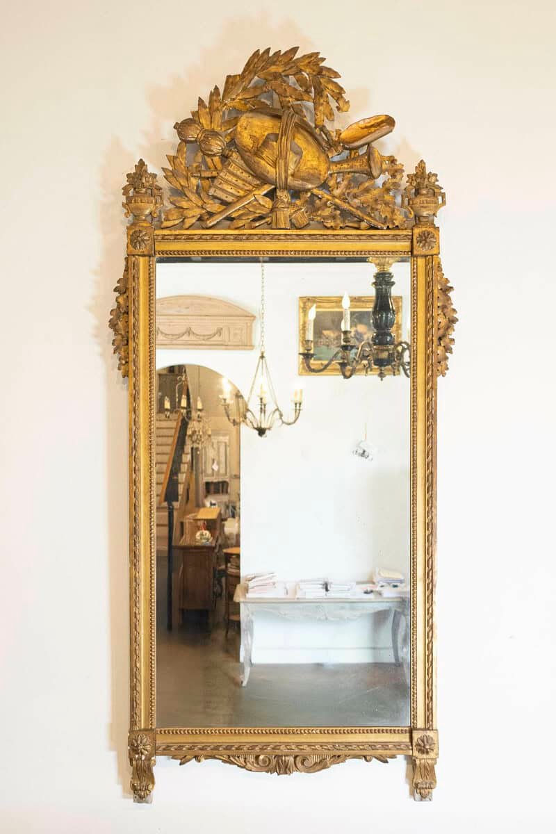 French Late 18th Century Louis XVI Period Giltwood Mirror with Carved Crest - JAA