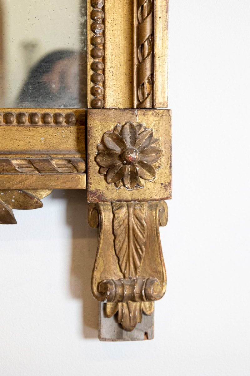 French Late 18th Century Louis XVI Period Giltwood Mirror with Carved Crest - JAA