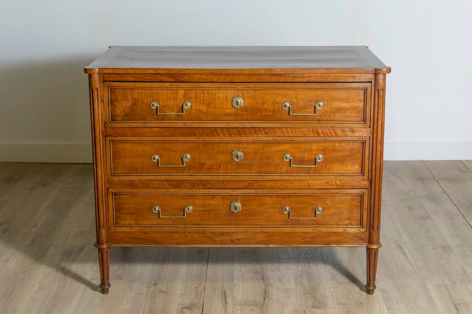 French Louis XVI Period 1790s Walnut Three Drawer Commode with Fluted Side Posts - JAA
