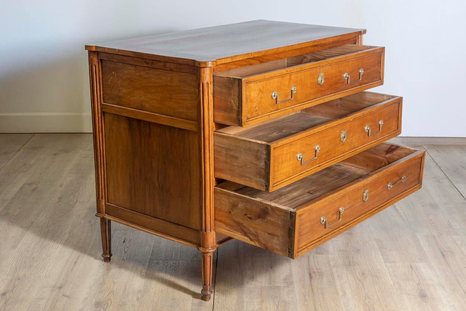 French Louis XVI Period 1790s Walnut Three Drawer Commode with Fluted Side Posts - JAA