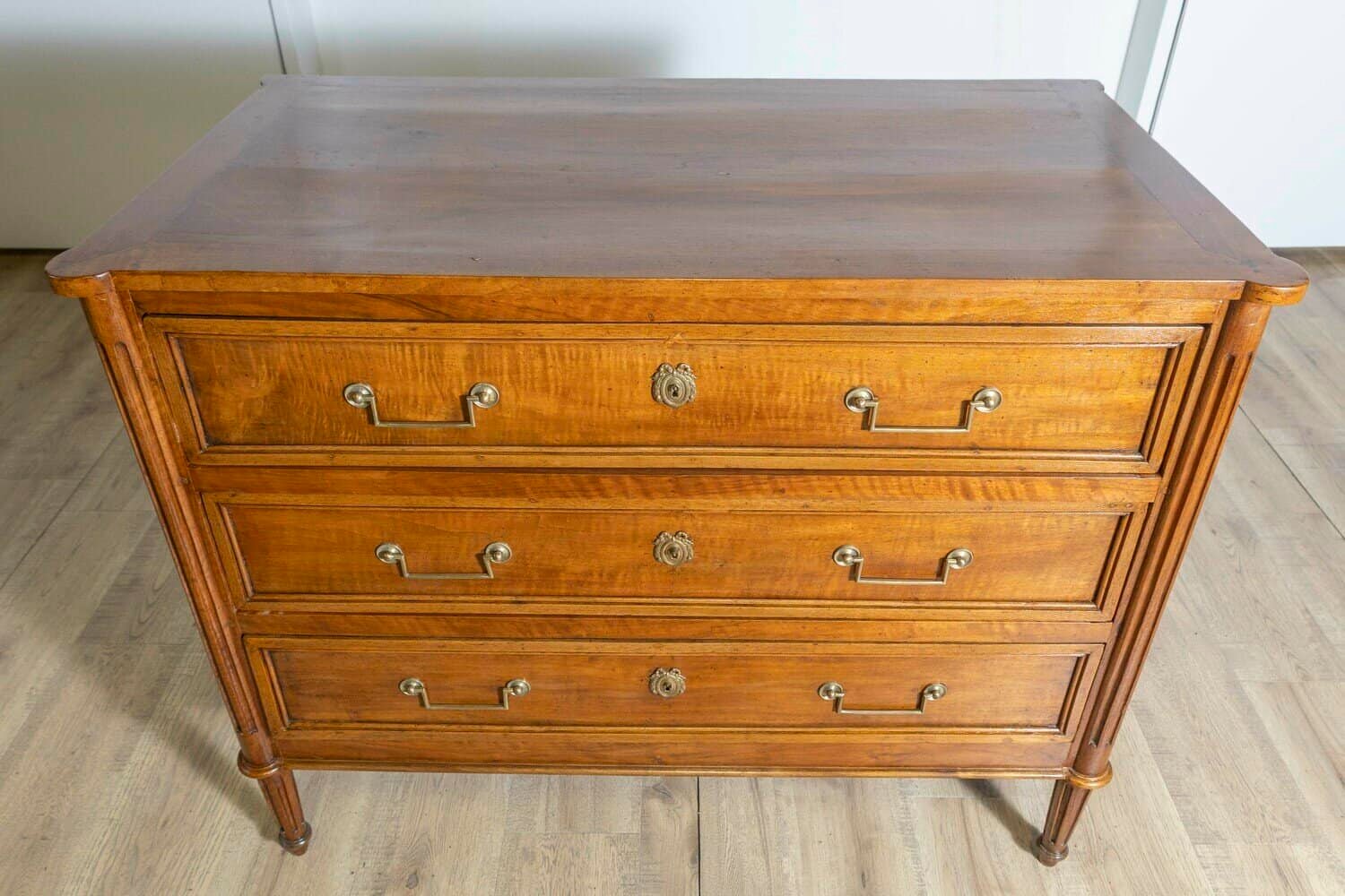 French Louis XVI Period 1790s Walnut Three Drawer Commode with Fluted Side Posts - JAA