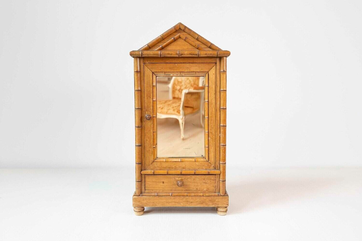 English 19th Century Pine Bamboo-Form Vitrine with Mirrored Door, Pediment Top and Base Drawer - JAA