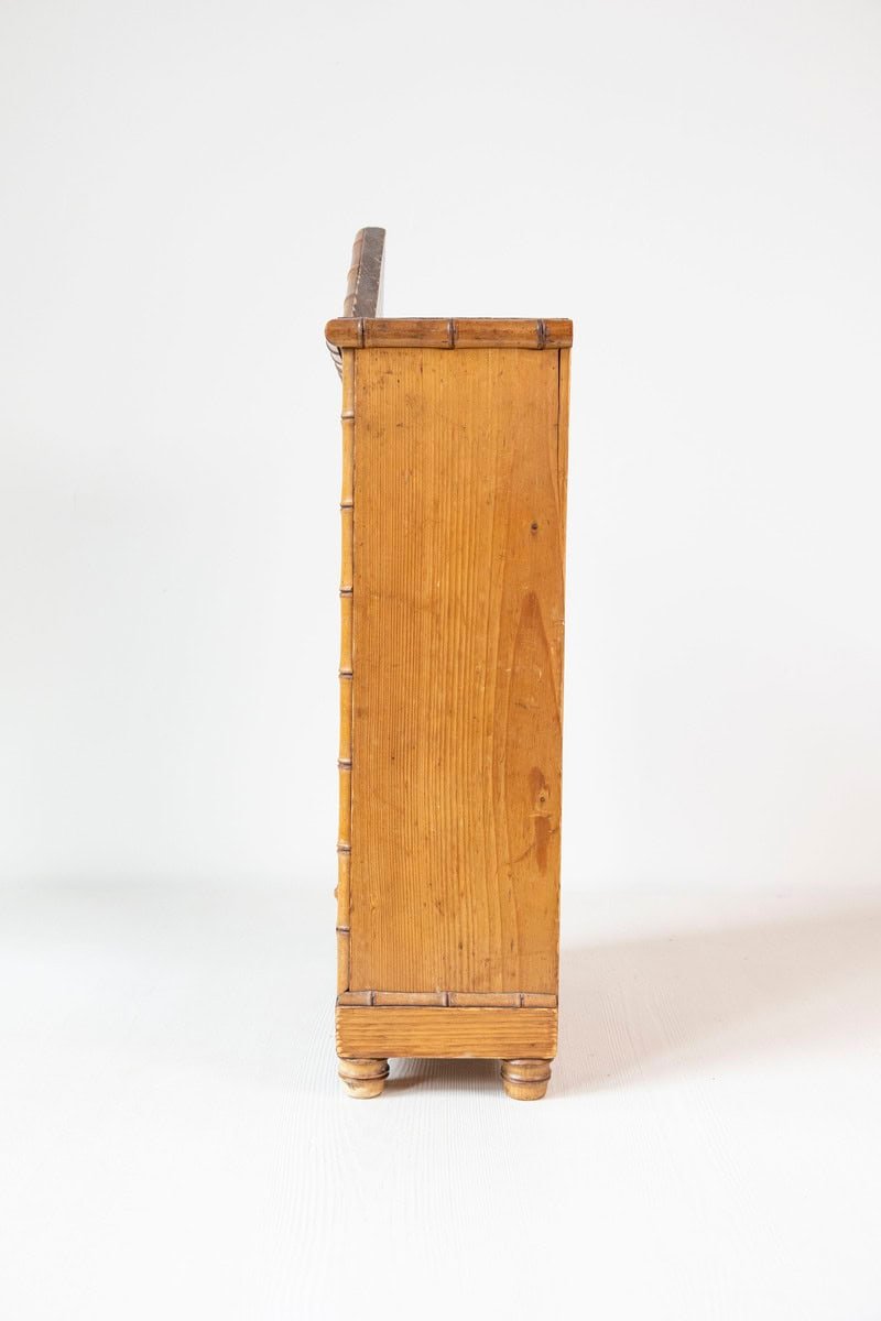 English 19th Century Pine Bamboo-Form Vitrine with Mirrored Door, Pediment Top and Base Drawer - JAA