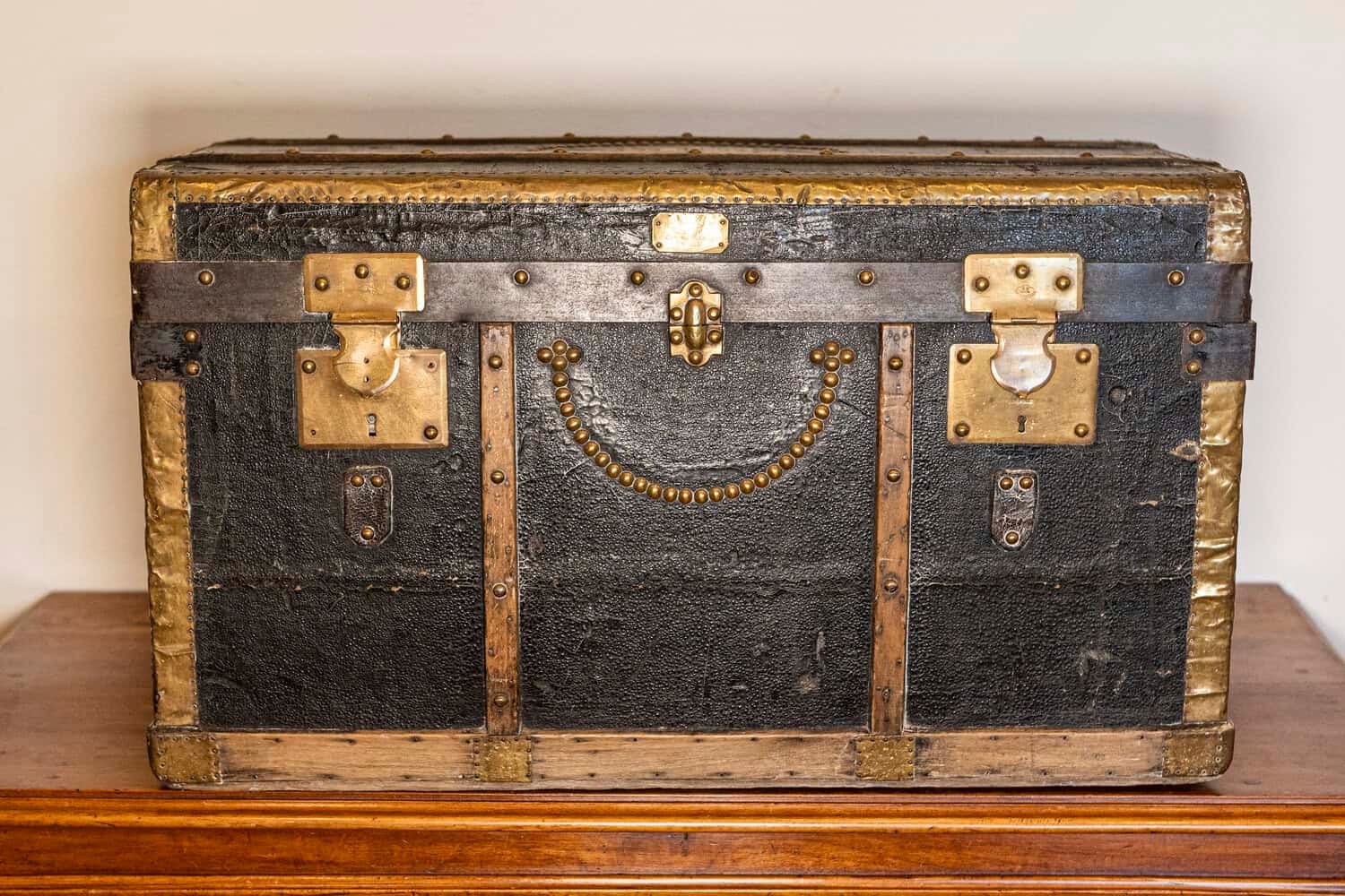 French Early 20th Century Travel Trunk with Brass Hardware - JAA